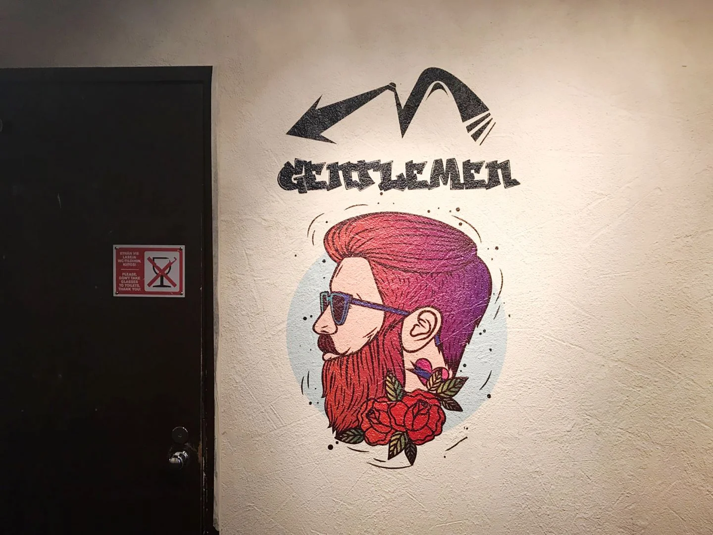 Barvita ilustracija moškega in napis Gentlemen na teksturiranem ometu
